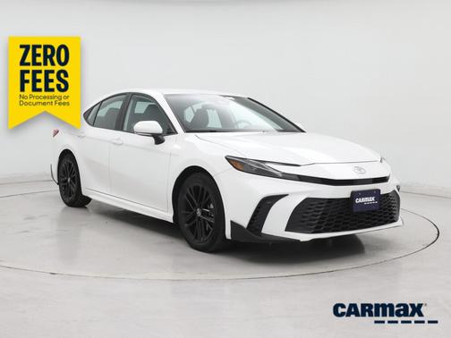 White 2025 Toyota Camry SE