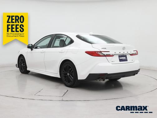 White 2025 Toyota Camry SE