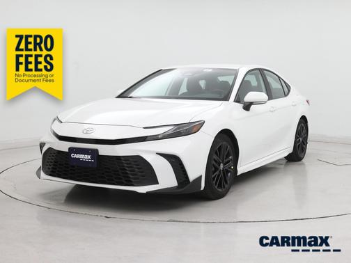 White 2025 Toyota Camry SE
