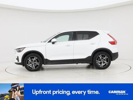 2025 Volvo XC40 B5 Core Bright Theme
