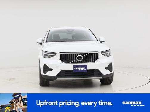 2025 Volvo XC40 B5 Core Bright Theme