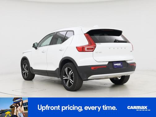 2025 Volvo XC40 B5 Core Bright Theme
