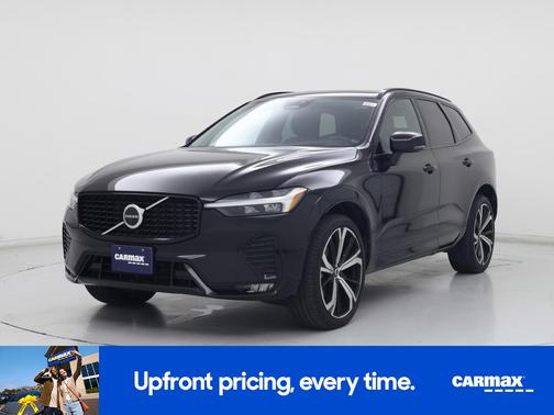 2023 Volvo XC60 B5 Ultimate Dark Theme