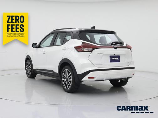 Pearl 2023 Nissan Kicks SR