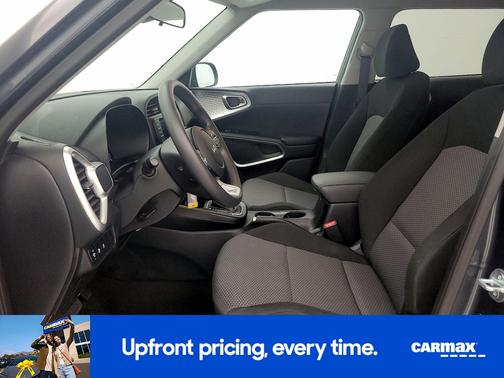 Gray 2023 Kia Soul LX