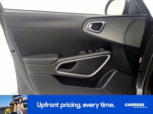 Gray 2023 Kia Soul LX