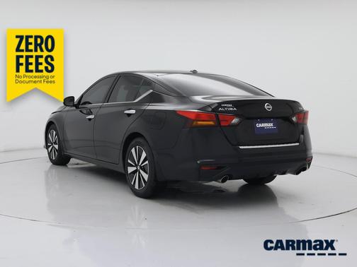 Black 2022 Nissan Altima SV