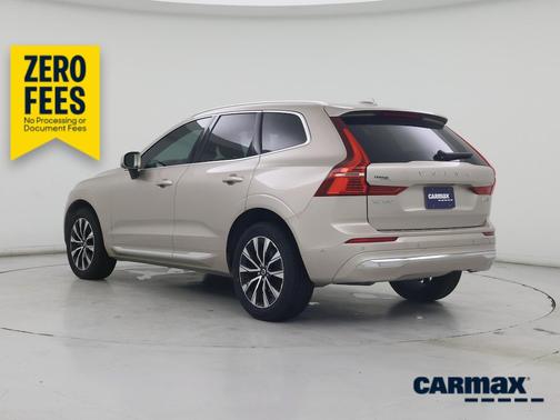 Gold 2023 Volvo XC60 B5 Plus Bright Theme