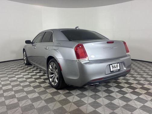 2016 Chrysler 300 Limited