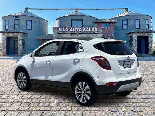 Summit White 2017 Buick Encore Preferred II
