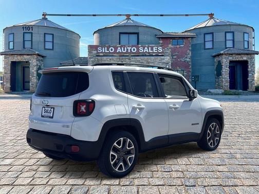 Alpine White 2017 Jeep Renegade Latitude