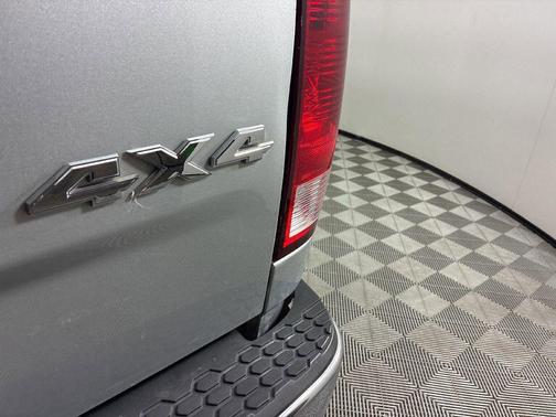 Bright Silver Metallic Clearcoat 2016 RAM 1500 Tradesman