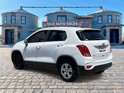 Summit White 2019 Chevrolet Trax LS