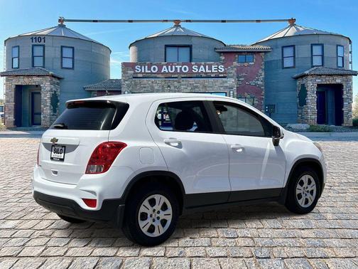 Summit White 2019 Chevrolet Trax LS