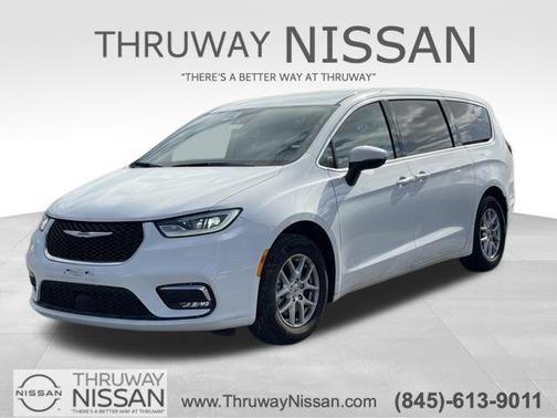 2023 Chrysler Pacifica Touring-L