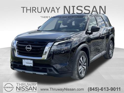 Black 2022 Nissan Pathfinder SL