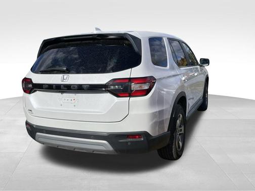 2023 Honda Pilot EX-L 8-Passenger