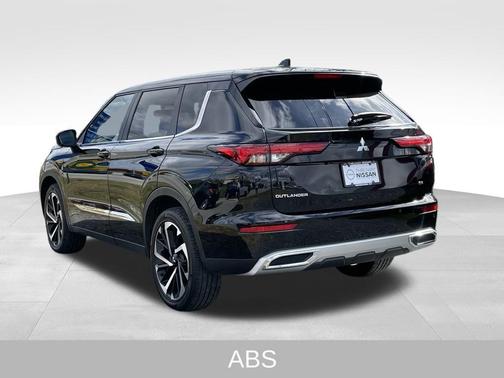 2022 Mitsubishi Outlander SE