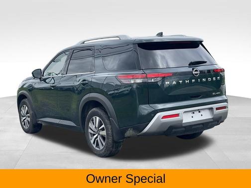 2022 Nissan Pathfinder SL