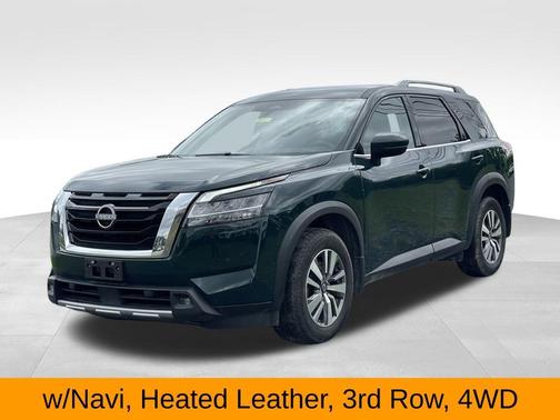 2022 Nissan Pathfinder SL