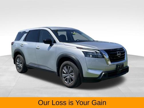 2024 Nissan Pathfinder S
