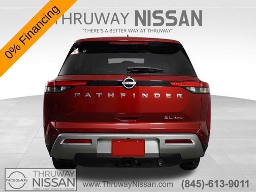 2025 Nissan Pathfinder SL