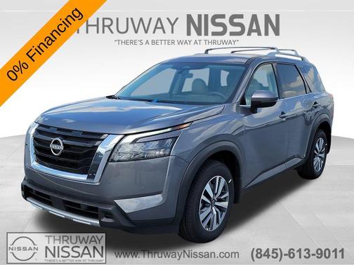 2025 Nissan Pathfinder SL