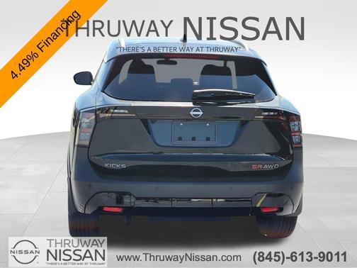2025 Nissan Kicks SR