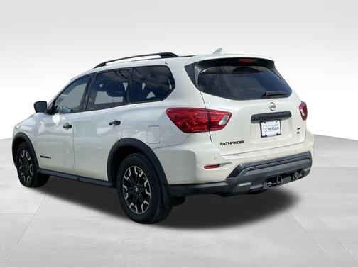 2020 Nissan Pathfinder SL