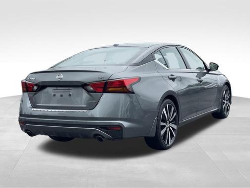 2022 Nissan Altima 2.0 SR