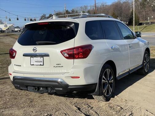 2020 Nissan Pathfinder Platinum