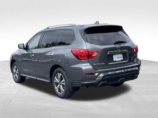 2020 Nissan Pathfinder SV