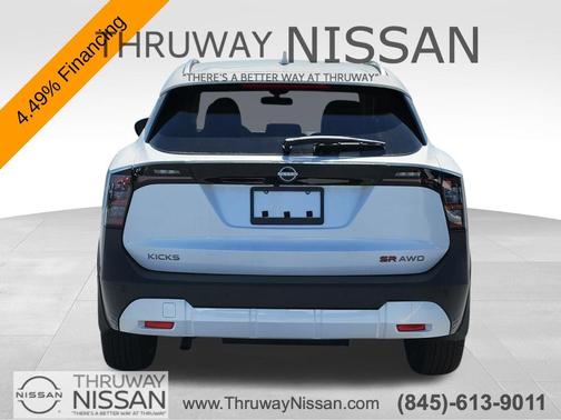 2025 Nissan Kicks SR