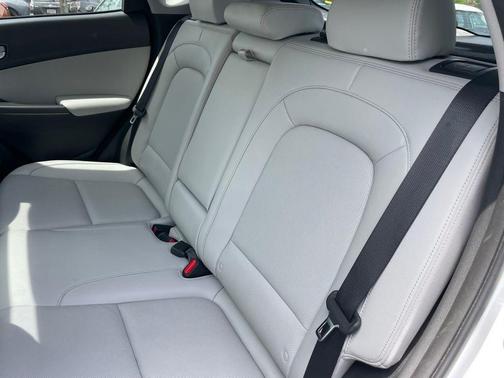 2022 Hyundai KONA Limited