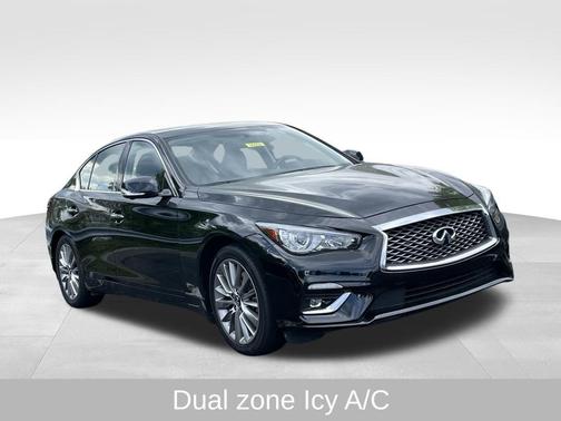 2022 INFINITI Q50 LUXE