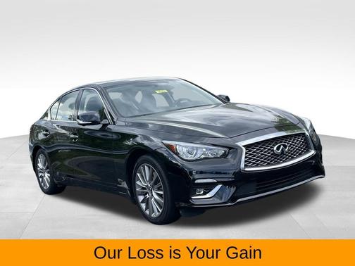 2022 INFINITI Q50 LUXE