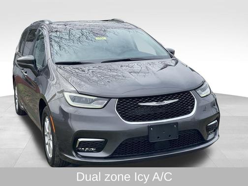 2021 Chrysler Pacifica Touring-L