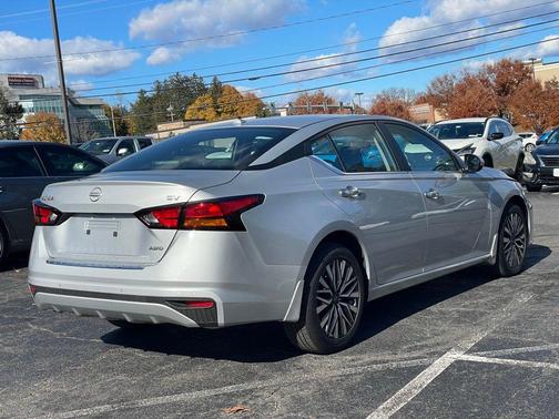 2023 Nissan Altima 2.5 SV