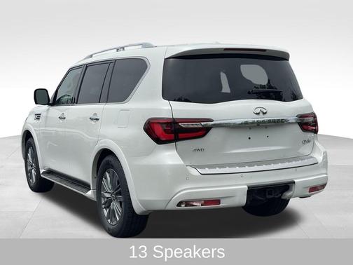 2022 INFINITI QX80 Luxe