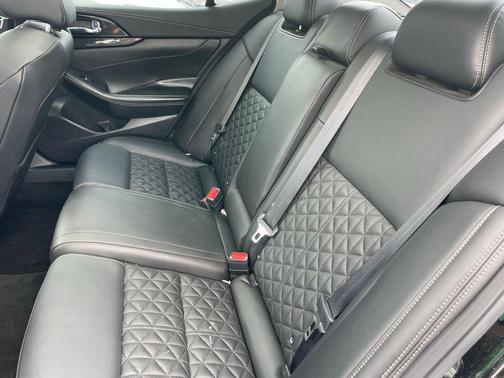 2022 Nissan Maxima Platinum