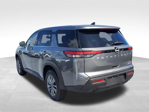 2025 Nissan Pathfinder S
