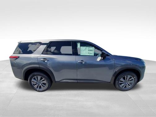 2025 Nissan Pathfinder S