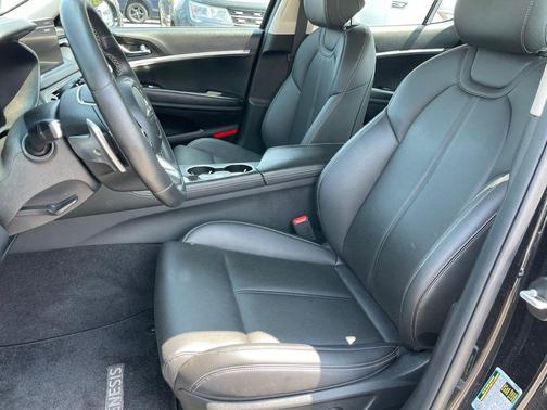 2022 Genesis G70 2.0T