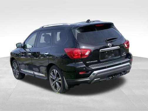2019 Nissan Pathfinder Platinum