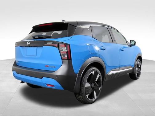 2t Ice Blk Roof 2026 Nissan Kicks SR