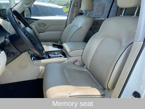 2022 INFINITI QX80 Luxe