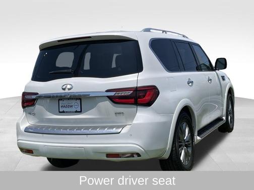 2022 INFINITI QX80 Luxe