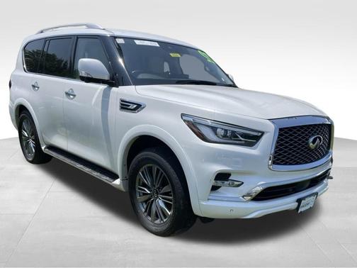 2022 INFINITI QX80 Luxe