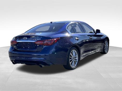 2022 INFINITI Q50 LUXE