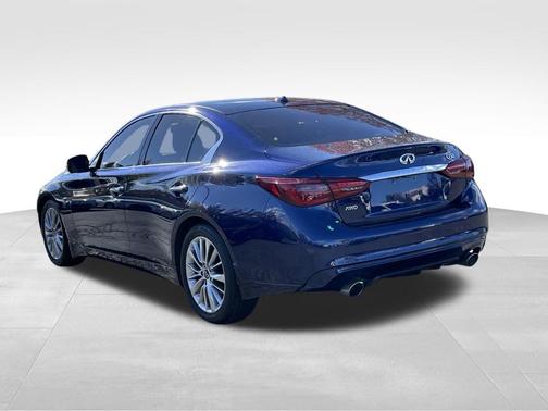 2022 INFINITI Q50 LUXE